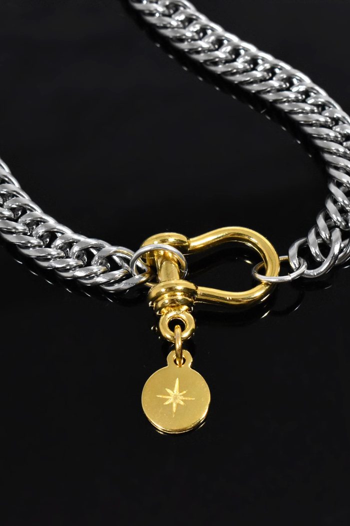 Κολιέ Κολιέ σε διχρωμία με ναυτικό κλειδί και δίσκο Eleven K Jewelry