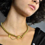 Βραχιόλια Βραχιόλι με χοντρή χρυσή αλυσίδα και κούμπωμα carabiner Eleven K Jewelry
