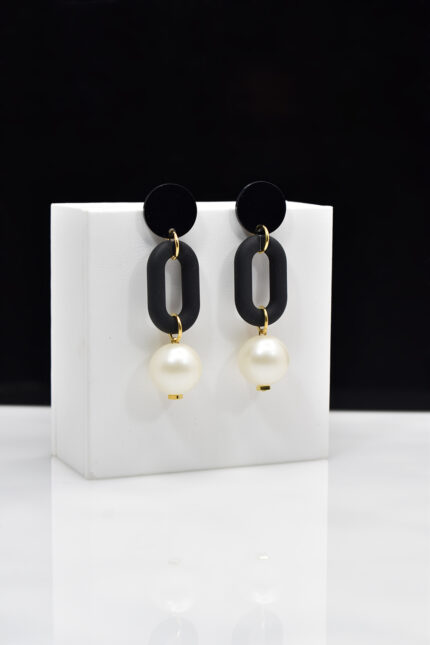Σκουλαρίκια Σκουλαρίκια με λευκές πέρλες και μαύρους κρίκους Eleven K Jewelry
