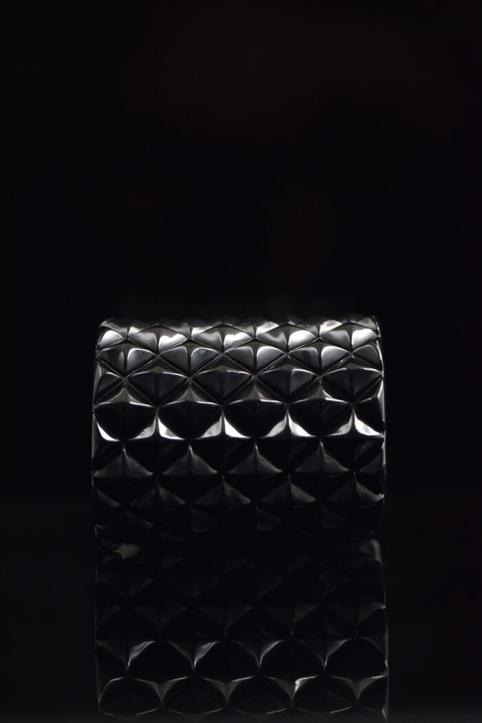 Eleven K Limited Edition -The Resin Collection GOTH GLAM -Βραχιόλι cuff φαρδύ με ανάγλυφα τρουκ Eleven K Jewelry