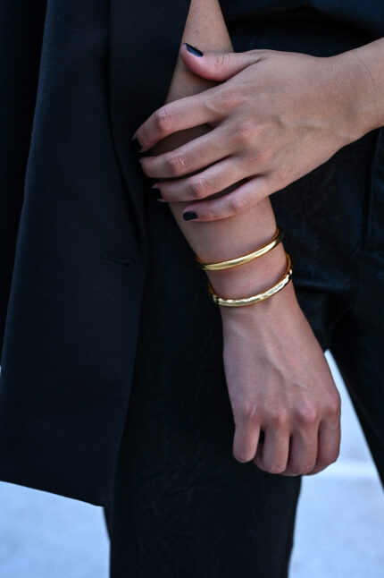 Bracelets SIRA – Gold-Plated Cuff Bracelet with Smooth or Hammered Finish Eleven K Jewelry