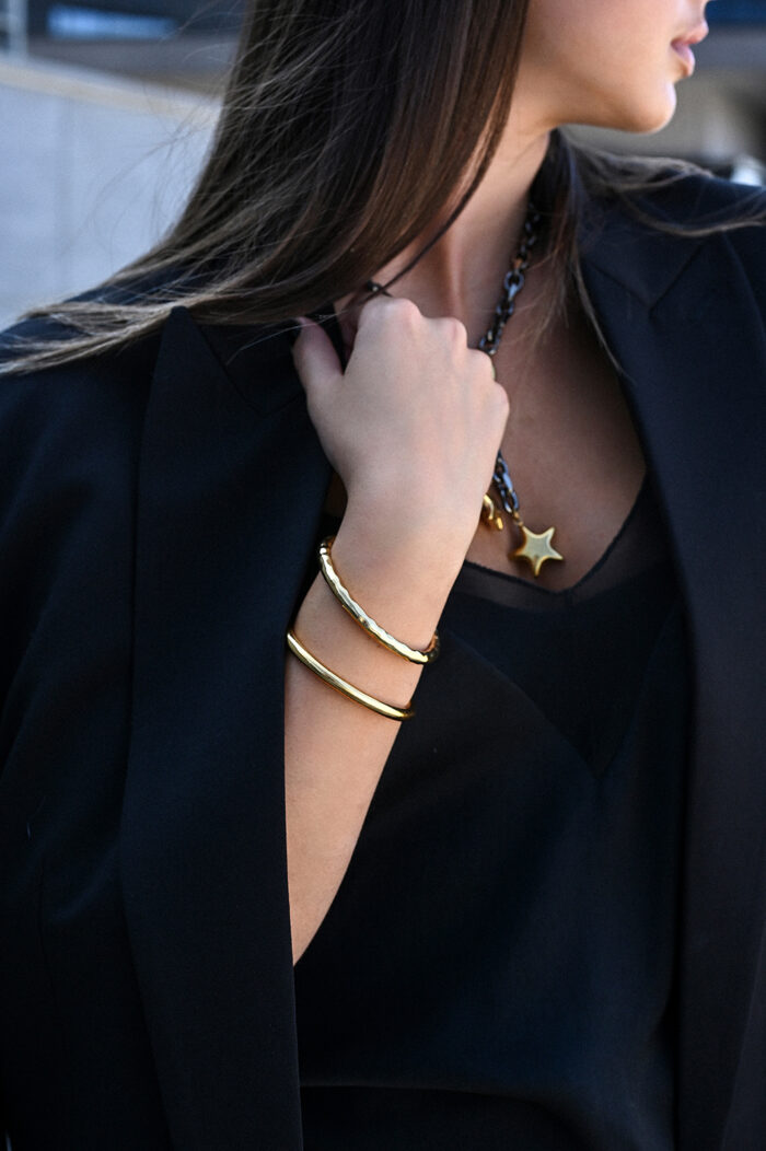 Bracelets SIRA – Gold-Plated Cuff Bracelet with Smooth or Hammered Finish Eleven K Jewelry