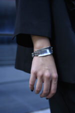 URBAN CODE ARMOR – Statement βραχιόλι ταυτότητα ασημί με διπλή ατσάλινη αλυσίδα Eleven K Jewelry