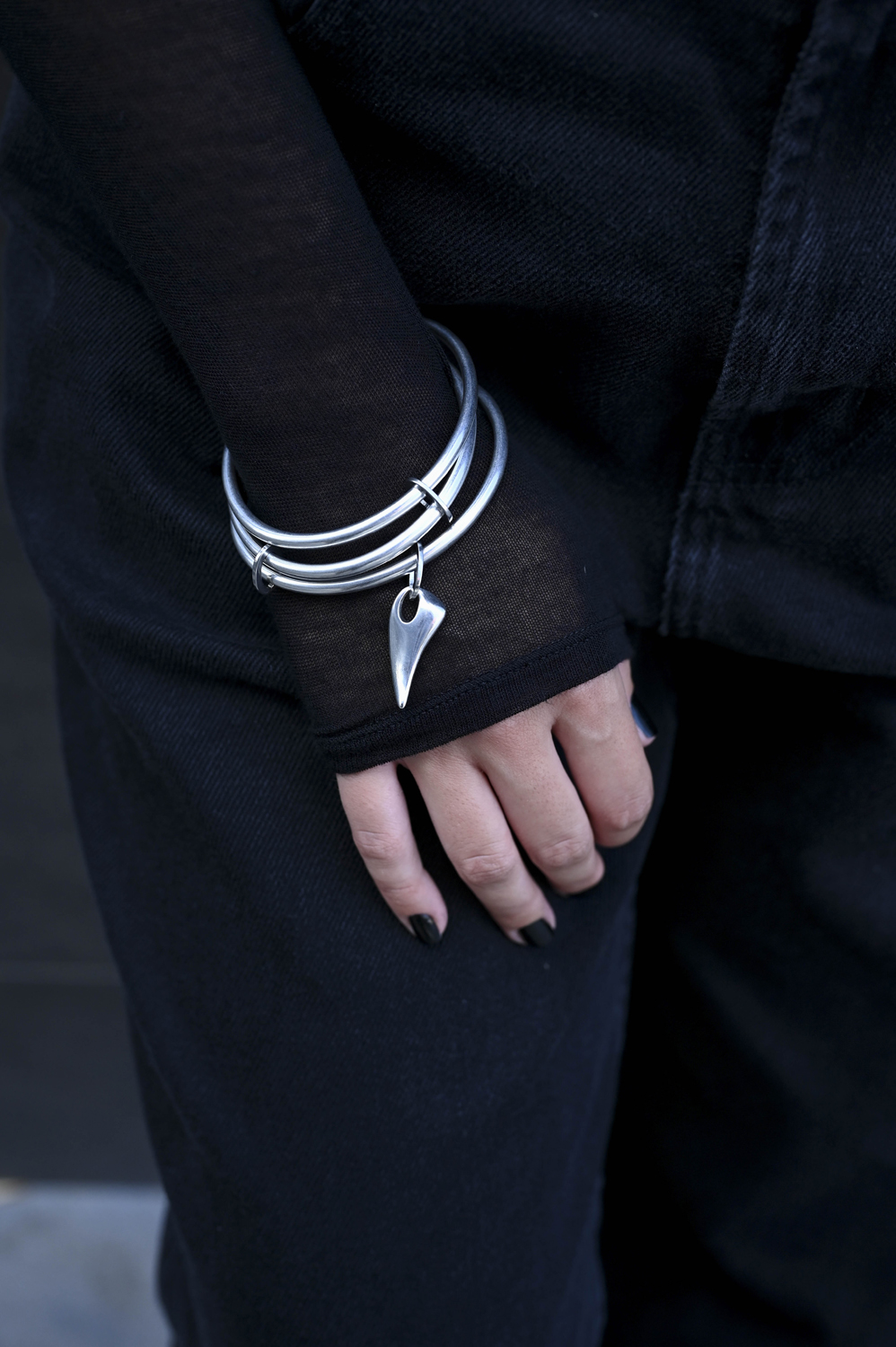 AUREA – Βραχιόλι τριπλό ασημί με κρεμαστό στοιχείο κέρατο elevenkjewelry.com URBAN CODE URBAN CODE AUREA – Βραχιόλι τριπλό ασημί με κρεμαστό στοιχείο κέρατο Eleven K Jewelry