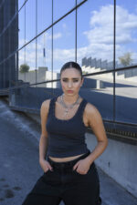 URBAN CODE SACRED – Ασημί rock statement κολιέ με διπλή αλυσίδα και μενταγιόν ξίφος Eleven K Jewelry