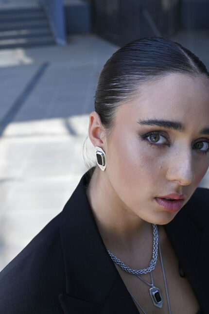 URBAN CODE REBEL – Ασημί βραχιόλι με chunky αλυσίδα, spike και κρίκους σε rock chic ύφος Eleven K Jewelry