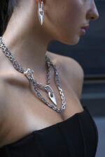 URBAN CODE DIVINE – Κολιέ με διπλή ασημί chunky αλυσίδα και statement στοιχείο Eleven K Jewelry