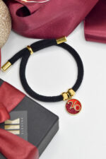 Βραχιόλια Γούρι 2026 βραχιόλι με κόκκινο σμάλτο & μαύρο βελούδινο κορδόνι Eleven K Jewelry