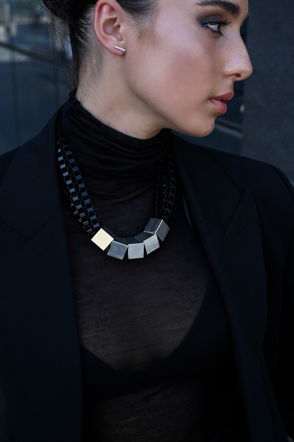 FORM – Γυναικείο μαύρο γεωμετρικό statement κολιέ με ασημί στοιχεία elevenkjewelry.com LEVEL K LEVEL K FORM – Γυναικείο μαύρο γεωμετρικό statement κολιέ με ασημί στοιχεία Eleven K Jewelry