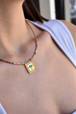 The Summer Edit Collection NAYA – Γυναικείο Κολιέ με Αιματίτη κι Επιχρυσωμένο Κρεμαστό Στοιχείο με Σμάλτο Eleven K Jewelry