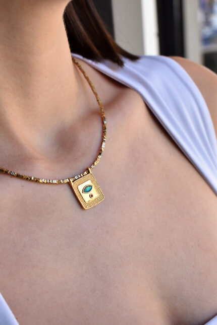 The Summer Edit Collection NAYA – Γυναικείο Κολιέ με Αιματίτη κι Επιχρυσωμένο Κρεμαστό Στοιχείο με Σμάλτο Eleven K Jewelry