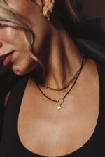 HOURS: An Eleven K story DAZE Gold & Black – Διπλό κολιέ αλυσίδα με charm Eleven K Jewelry